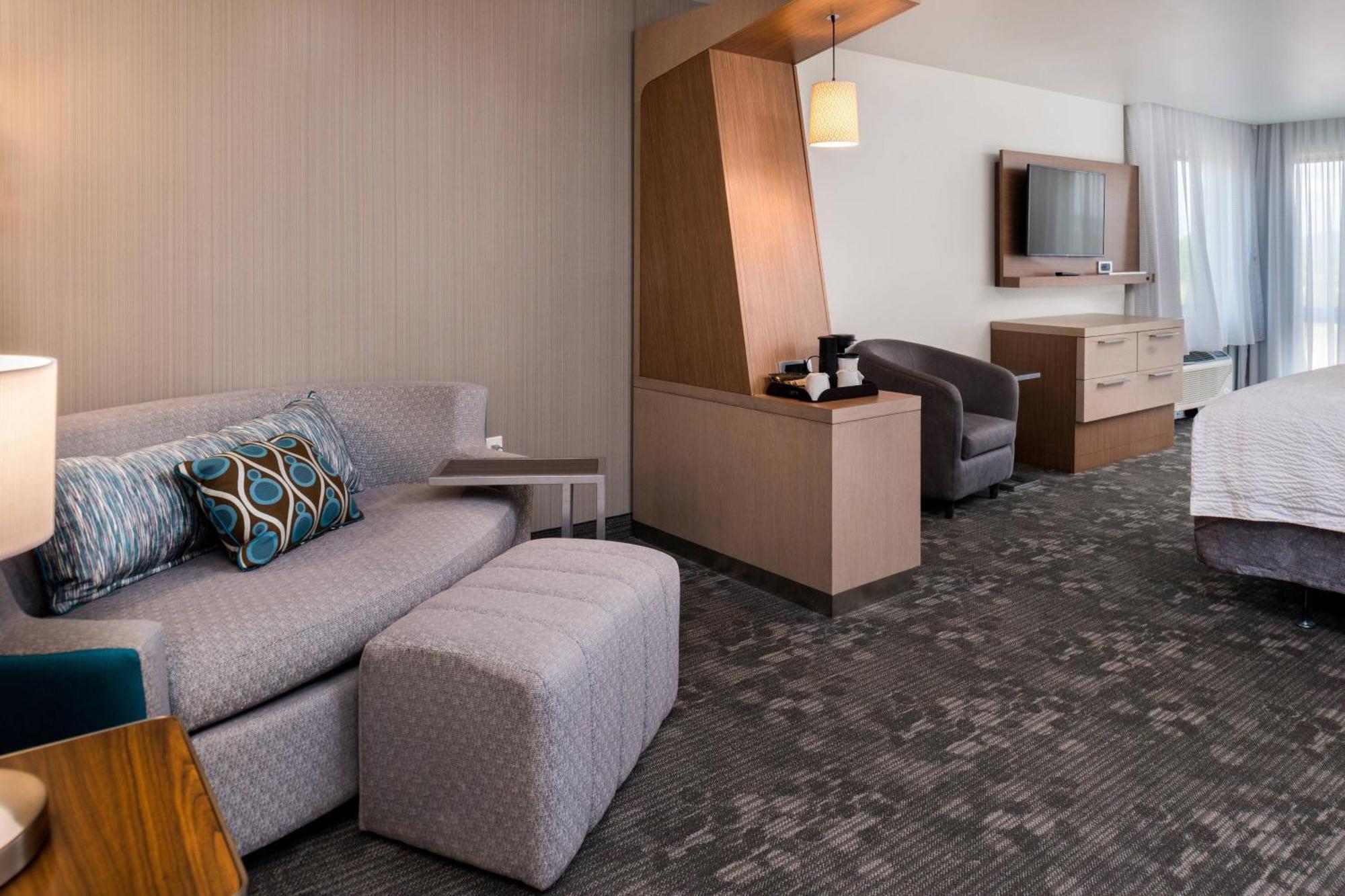 คอร์ตยาร์ด เอลมิรา ฮอร์สเฮดส์ Hotel ภายนอก รูปภาพ