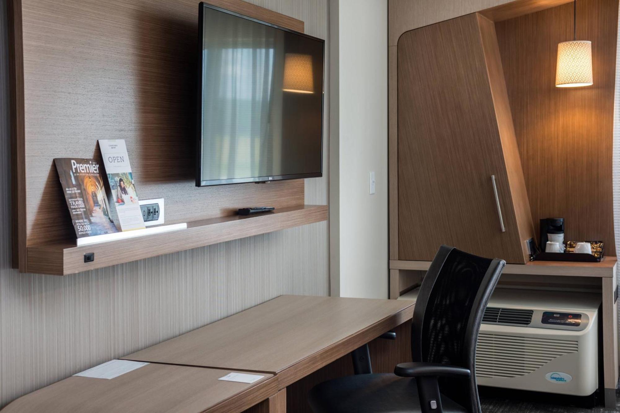 คอร์ตยาร์ด เอลมิรา ฮอร์สเฮดส์ Hotel ภายนอก รูปภาพ