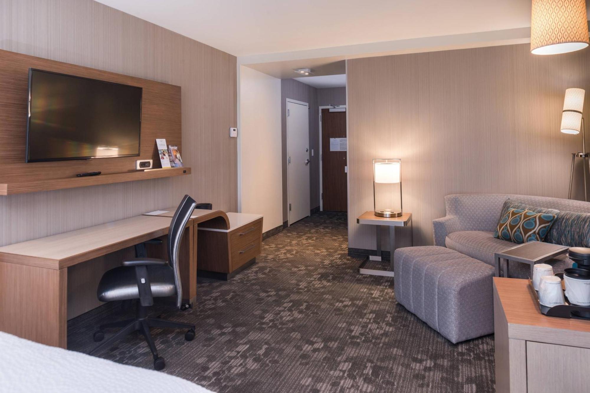 คอร์ตยาร์ด เอลมิรา ฮอร์สเฮดส์ Hotel ภายนอก รูปภาพ