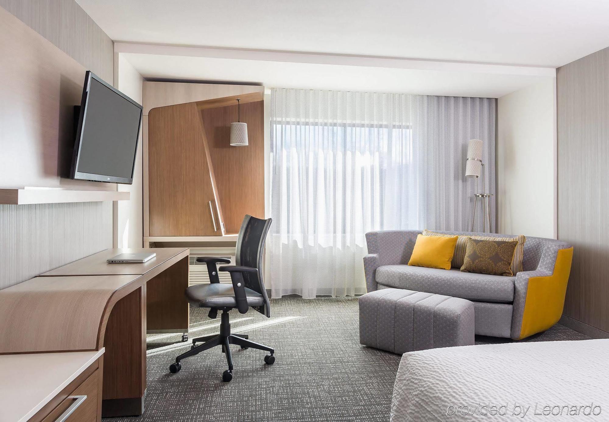 คอร์ตยาร์ด เอลมิรา ฮอร์สเฮดส์ Hotel ภายนอก รูปภาพ